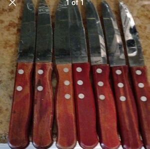 Steak carving utensils